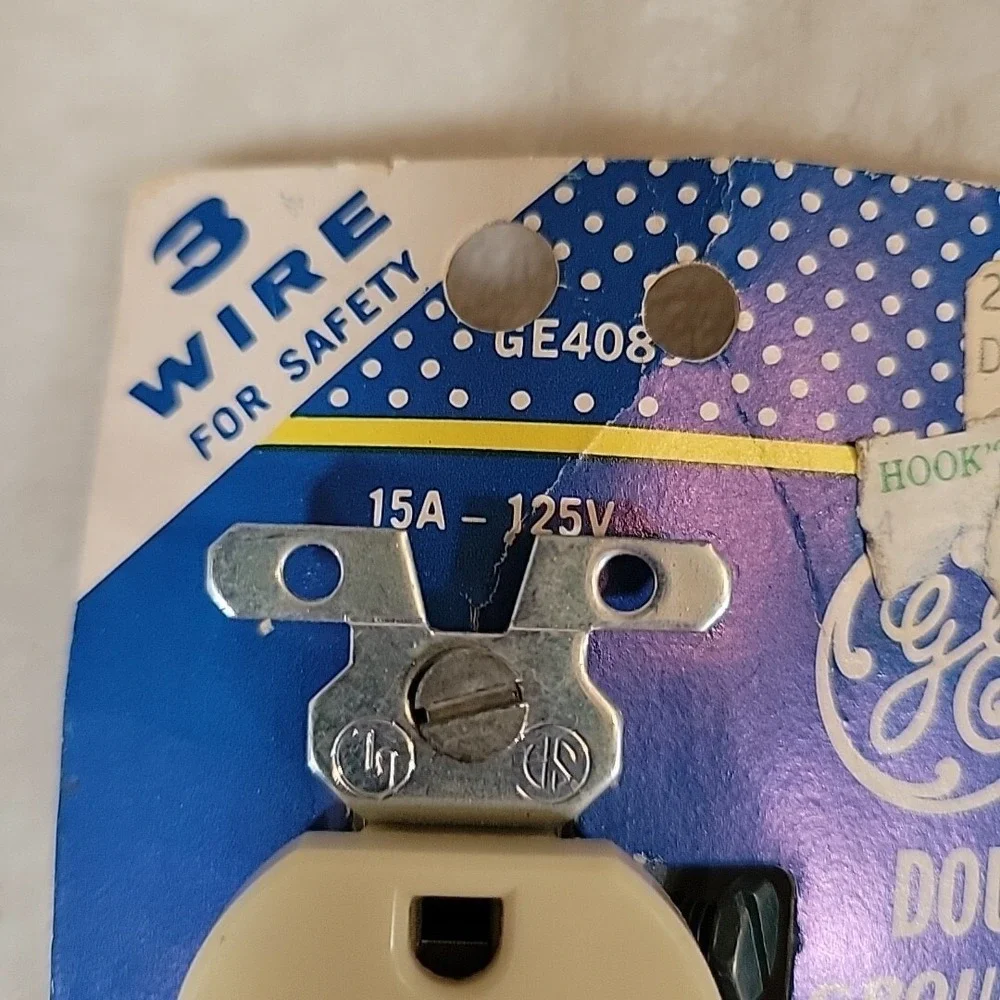 GE Double Grounding Outlet 15A-125V GE408